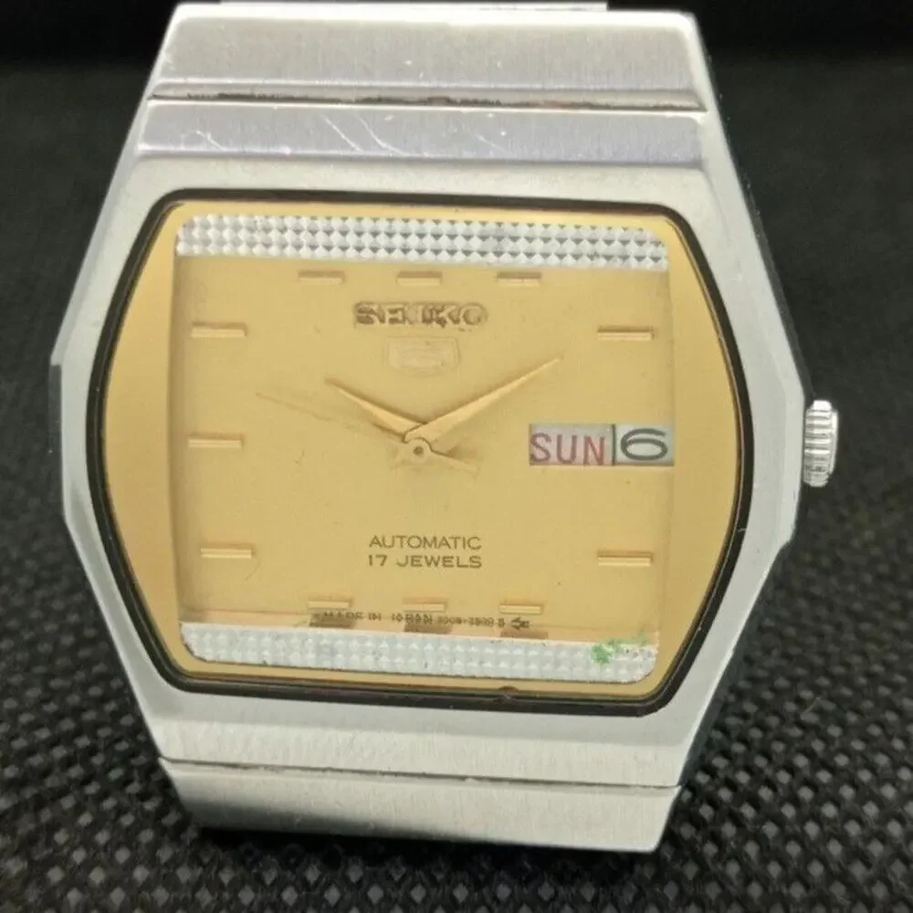 Vintage 1988 Seiko Automatic Mens Silver Watch W/daydate & Gold accents